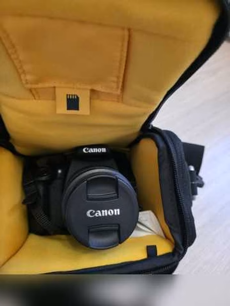 Продам: фотоаппарат Canon EOS 1200D