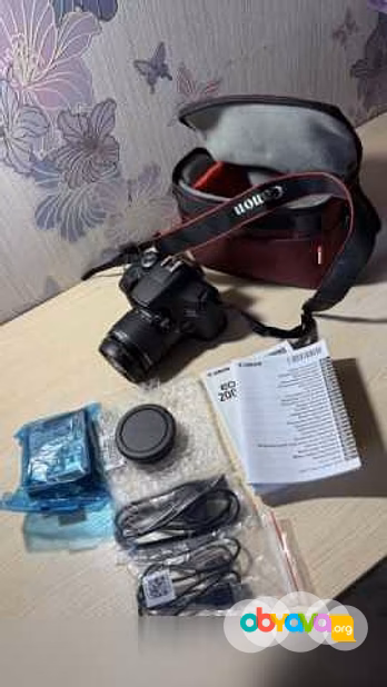 Продам: фотоаппарат canon eos 2000d