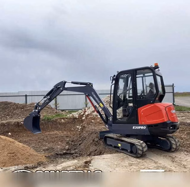 Продам: мини-экскаватор E30PRO в Белгороде