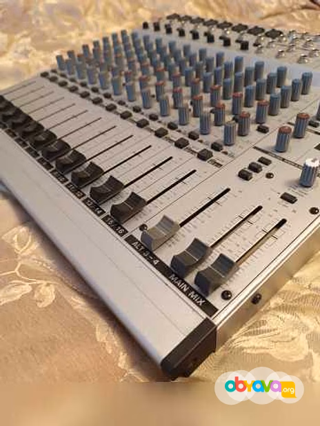 Behringer eurorack mx 2004a 