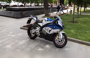 Продам: мотоцикл BMW S1000RR в Москве
