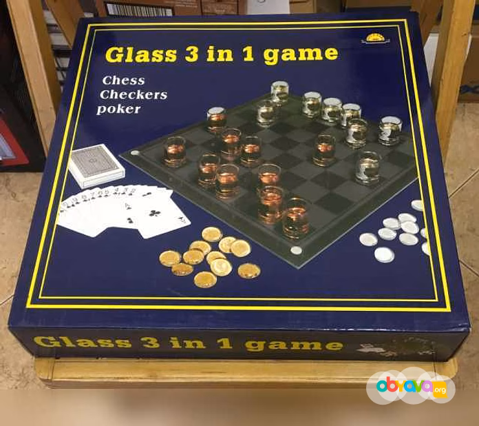 Продам: Glass 3 in 1 Game: Chess,Checkers,Poker в Москве
