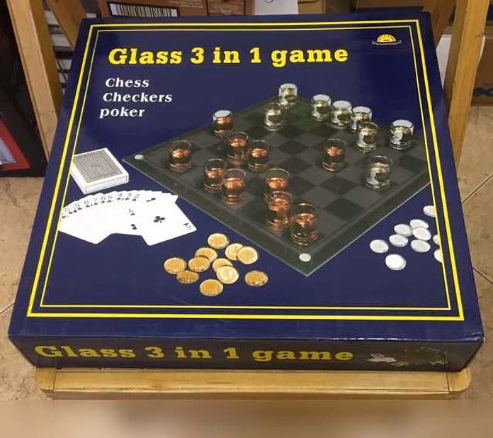 Продам: Glass 3 in 1 Game: Chess,Checkers,Poker в Москве