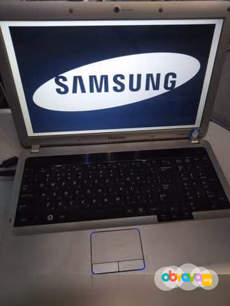 Продам: ноутбук Samsung NP-R530 в Москве