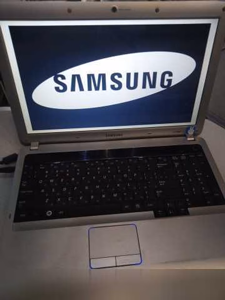 Продам: ноутбук Samsung NP-R530 в Москве