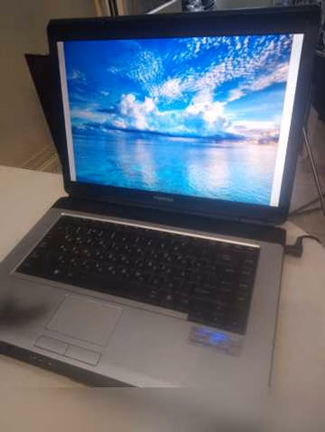 Продам: ноутбук Toshiba Satellite L300-11Q в Москве