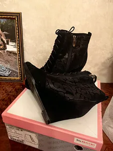 Ботинки женские